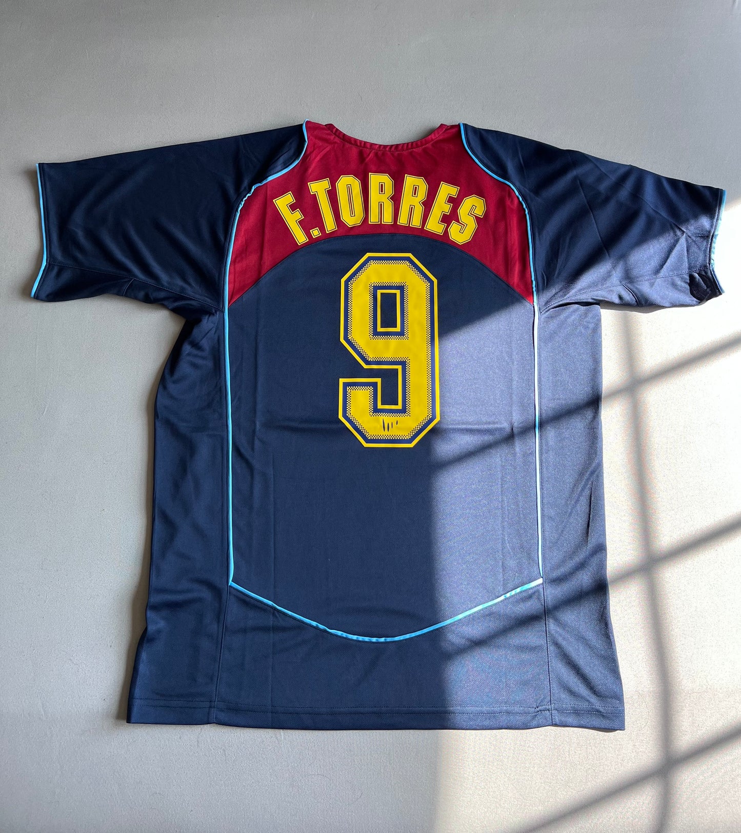 A. Madrid 2004/05 Away jersey
