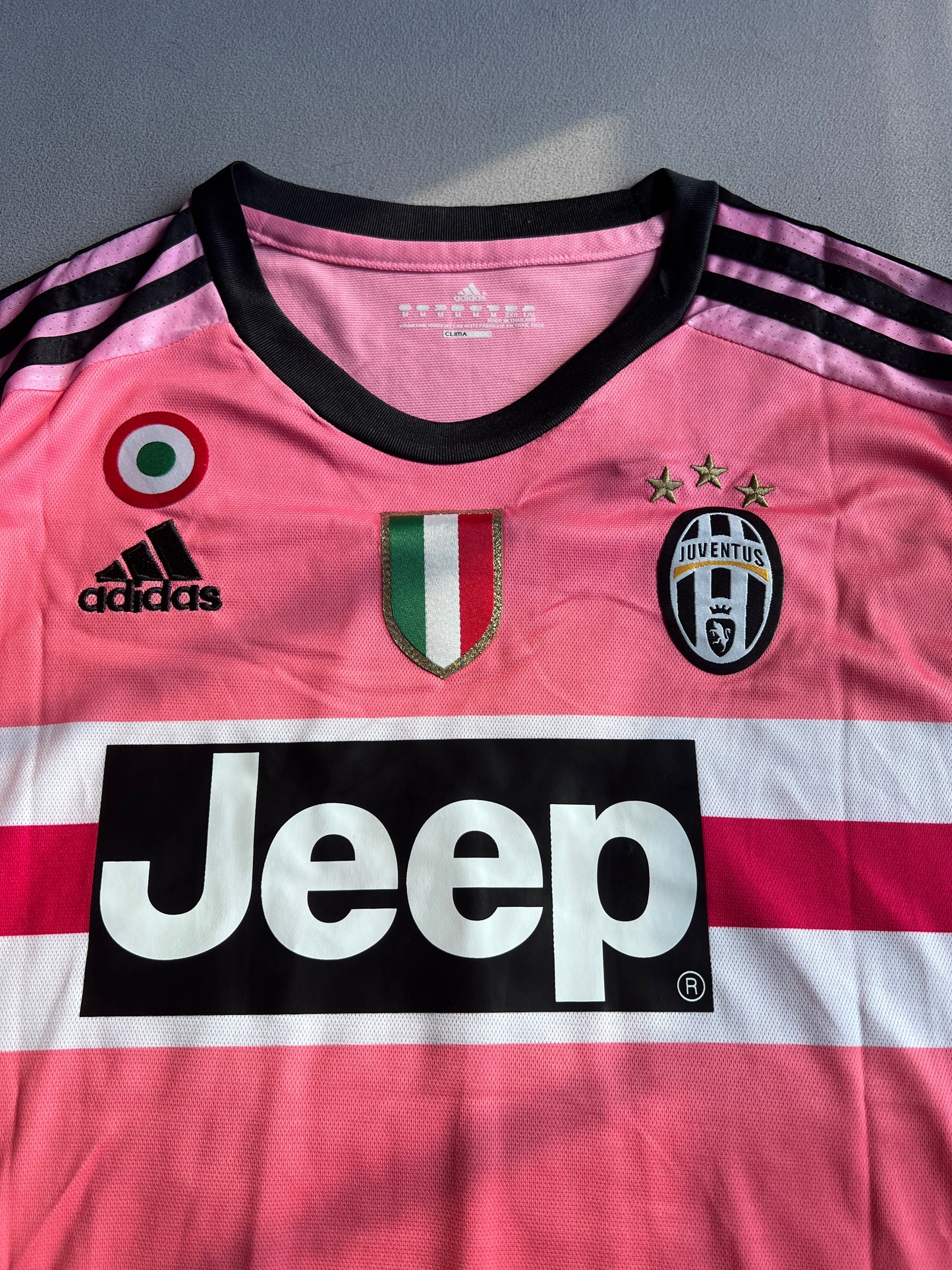 Juve 2015/16 Away jersey