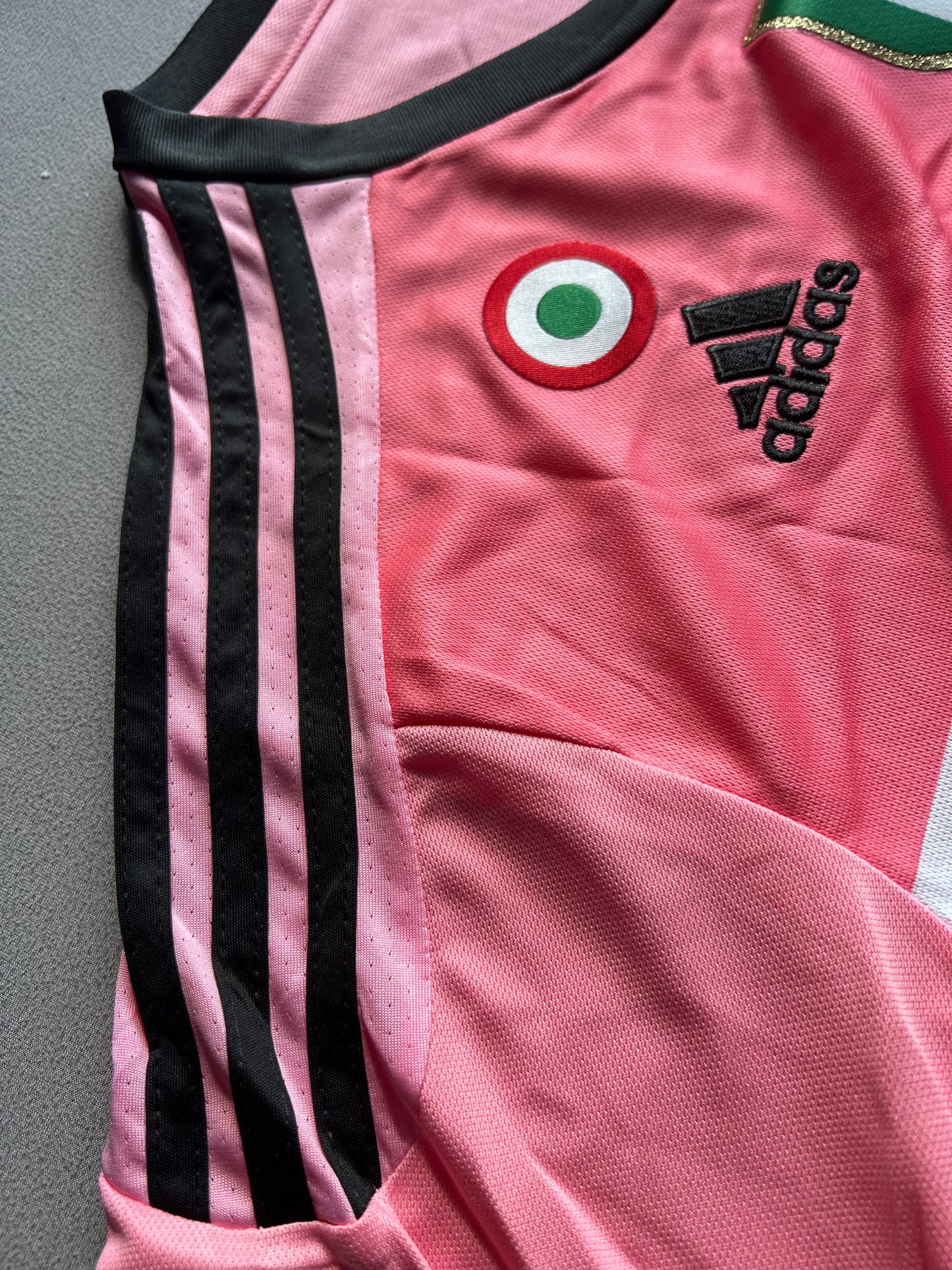 Juve 2015/16 Away jersey