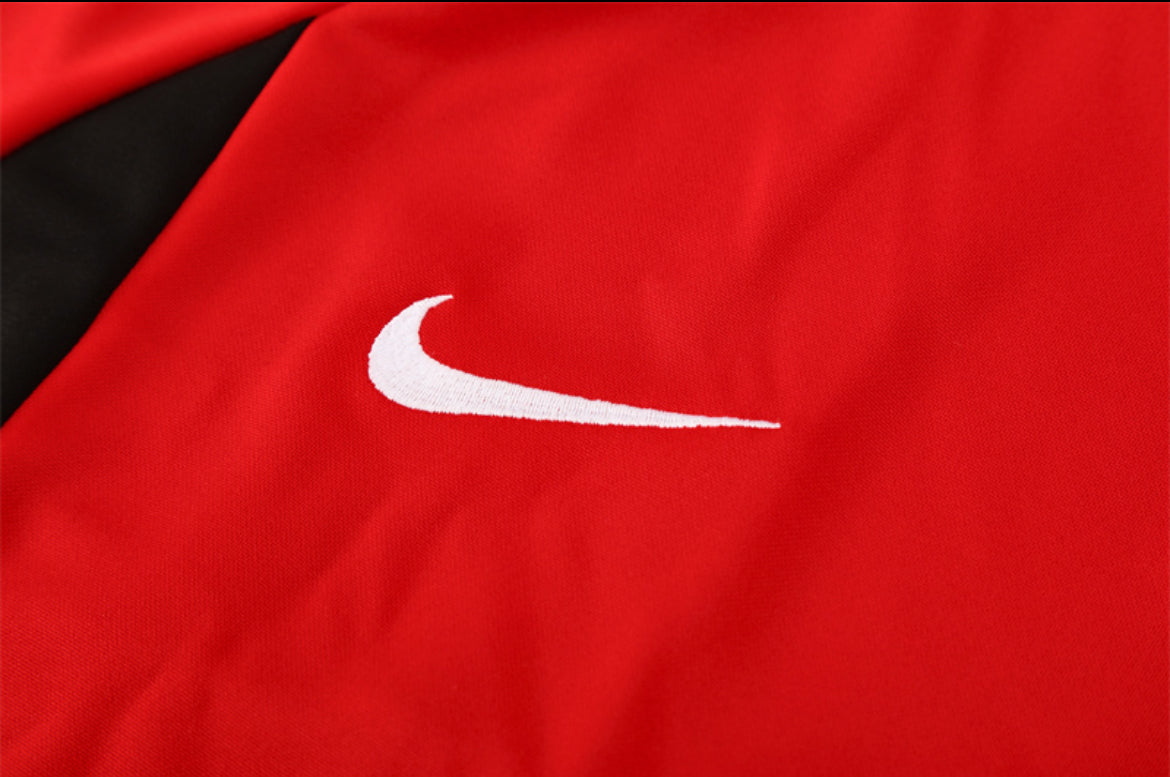 Man United 2002/03 Red Warm Up Sweater