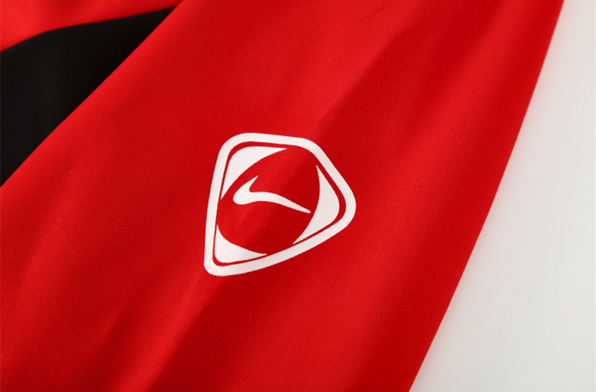 Man United 2002/03 Red Warm Up Sweater