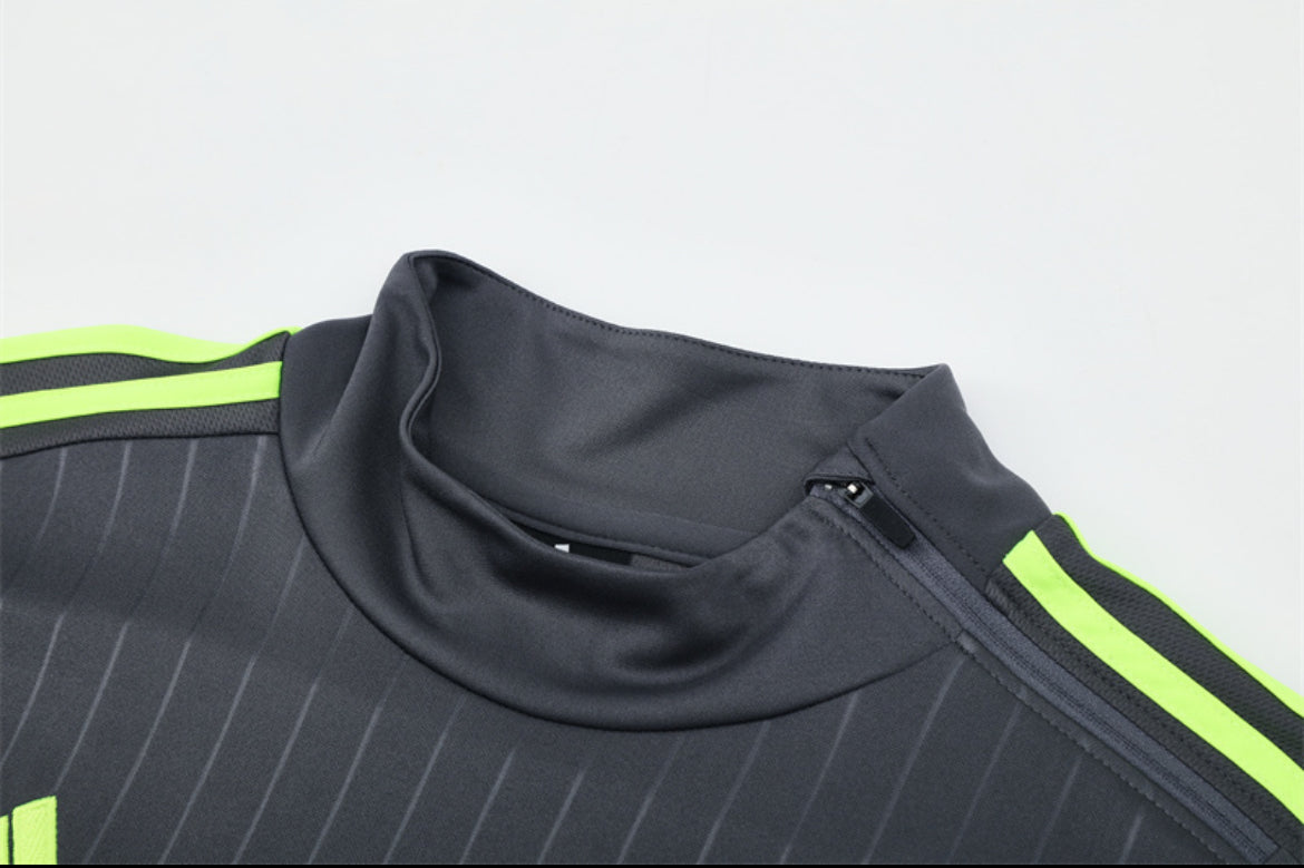 R. Madrid 2015/16 Warm Up Sweater