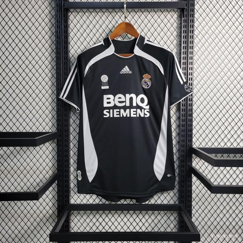 R. Madrid 2006/07 short sleeve away jersey