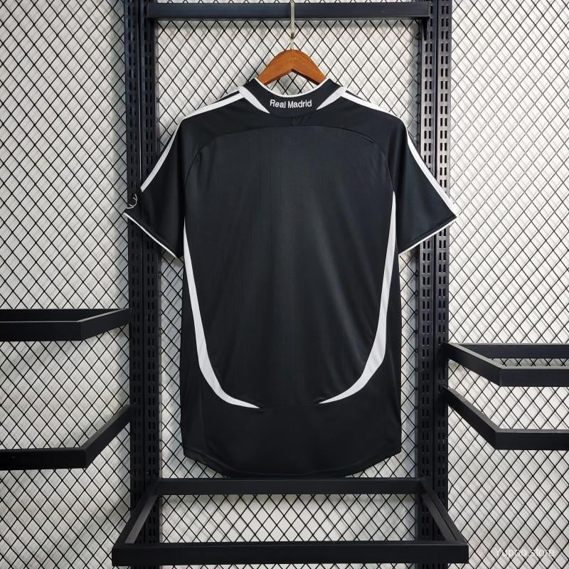 R. Madrid 2006/07 short sleeve away jersey