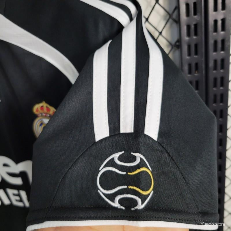 R. Madrid 2006/07 short sleeve away jersey