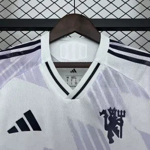 Man Utd 2025/26 away jersey