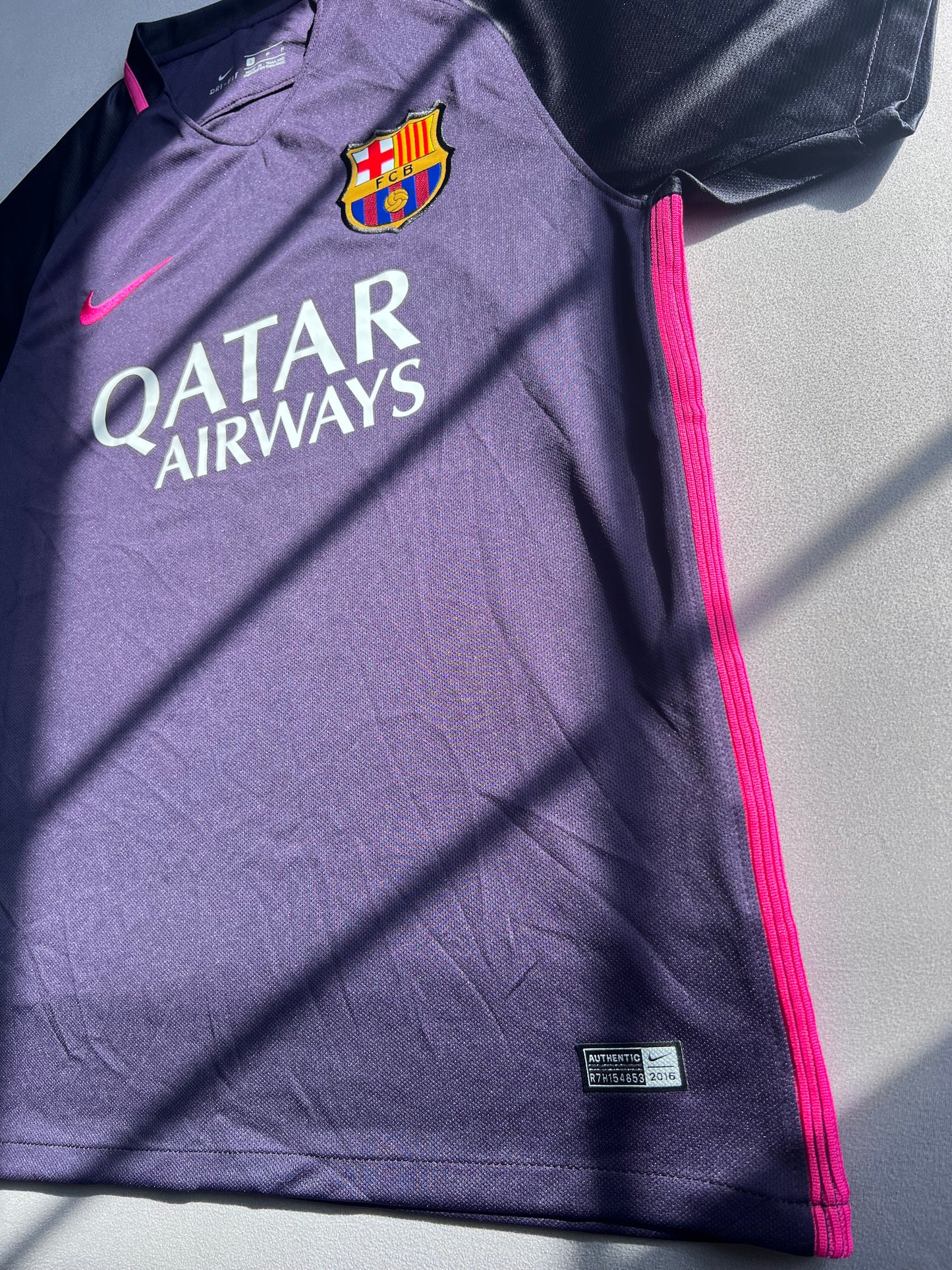 Barça 2016/17 away jersey