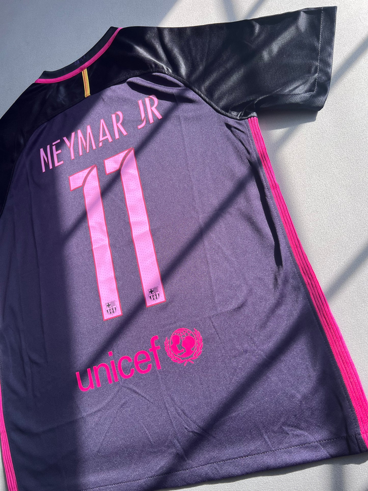 Barça 2016/17 away jersey